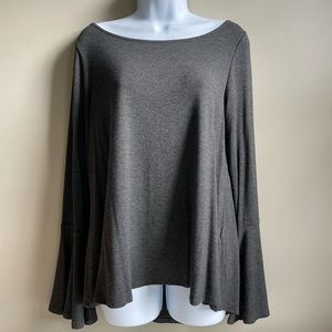 NWOT Tahari Bell Cuff High Low Top